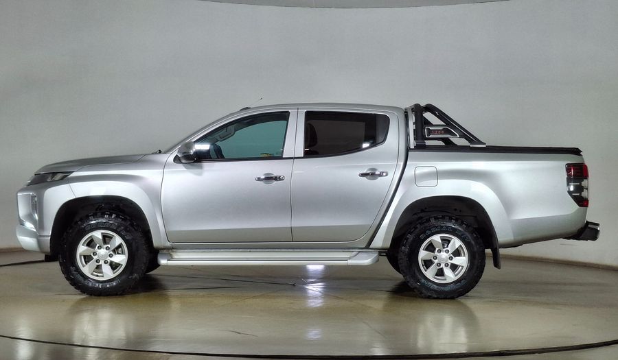 Mitsubishi L200 2.4 TD KATANA DC CR Pickup 2021