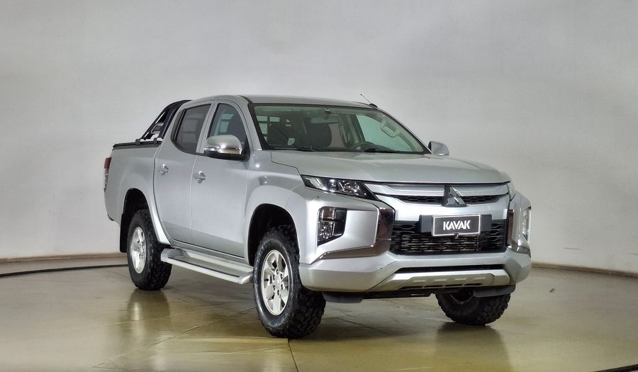Mitsubishi L200 2.4 TD KATANA DC CR Pickup 2021