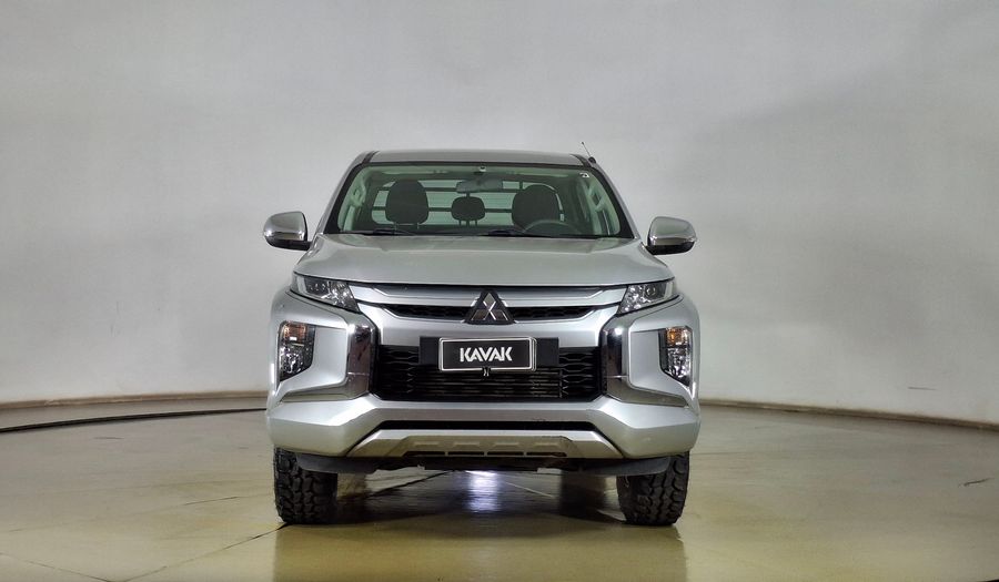 Mitsubishi L200 2.4 TD KATANA DC CR Pickup 2021
