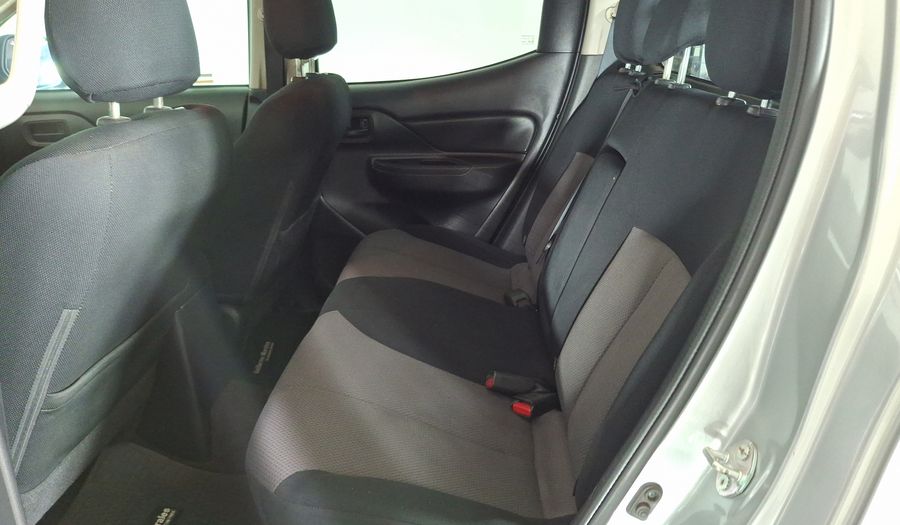 Mitsubishi L200 2.4 TD KATANA DC CR Pickup 2021