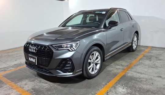 Audi • Q3