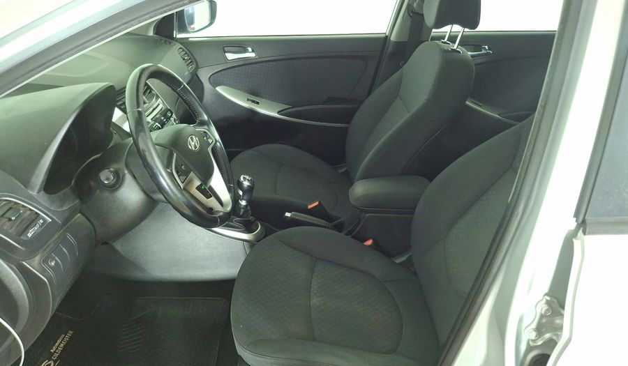 Hyundai Accent 1.6 RB GLS FULL Hatchback 2015