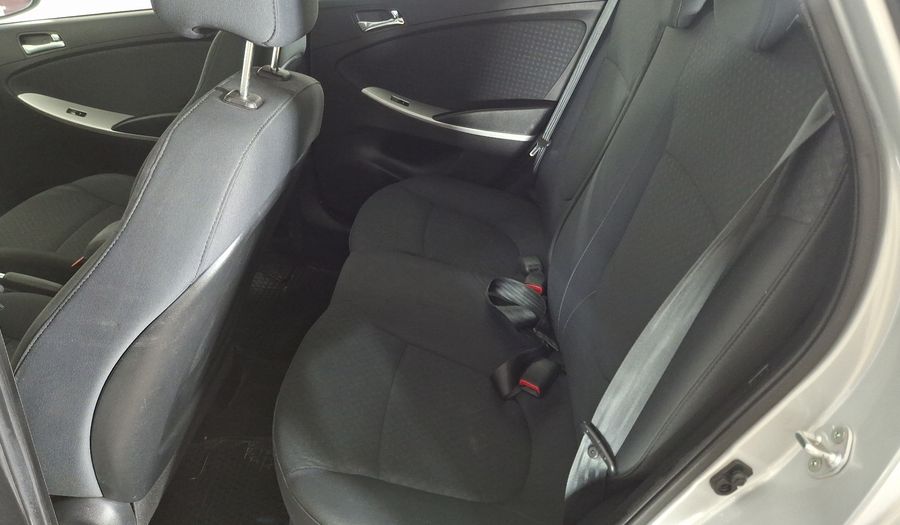 Hyundai Accent 1.6 RB GLS FULL Hatchback 2015