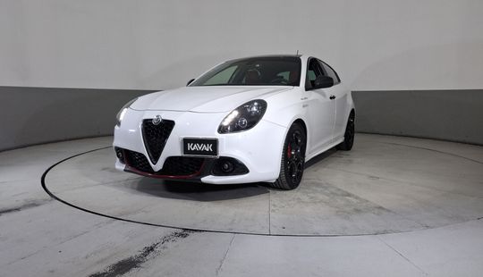 Alfa Romeo • Giulietta