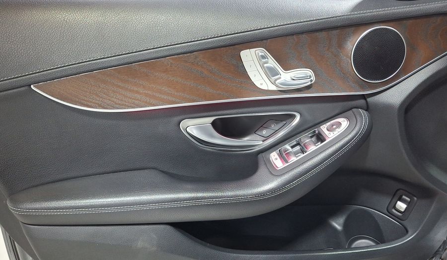 Mercedes Benz Clase C 2.0 200 EXCLUSIVE AUTO Sedan 2020