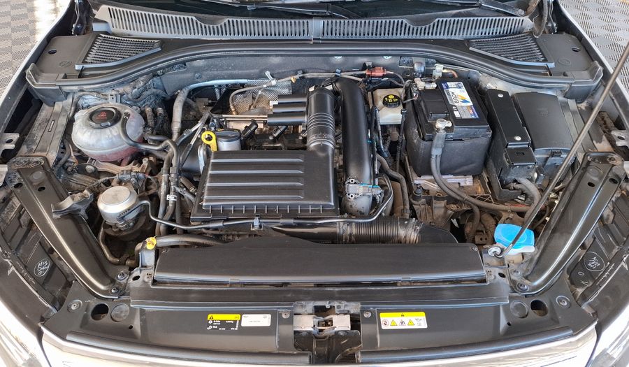 Volkswagen Vento 1.4 TSI HIGHLINE 250 AUTO Sedan 2021