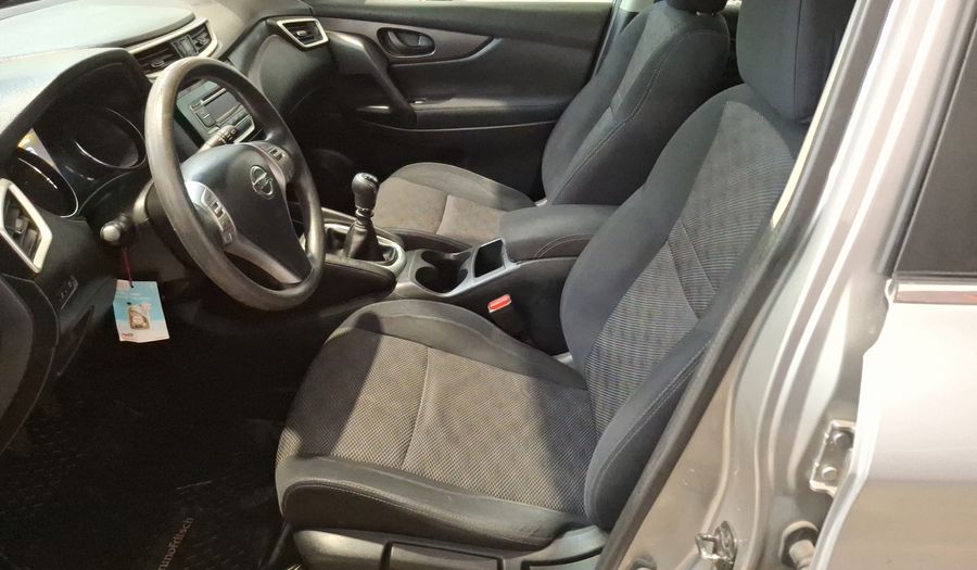 Nissan Qashqai 2.0 SENSE Hatchback 2015