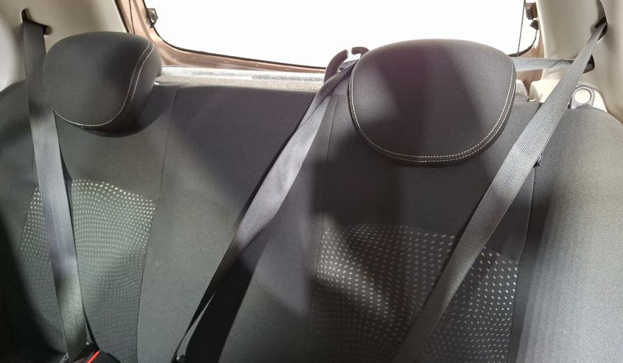 Nissan March 1.6 ADVANCE Hatchback 2021