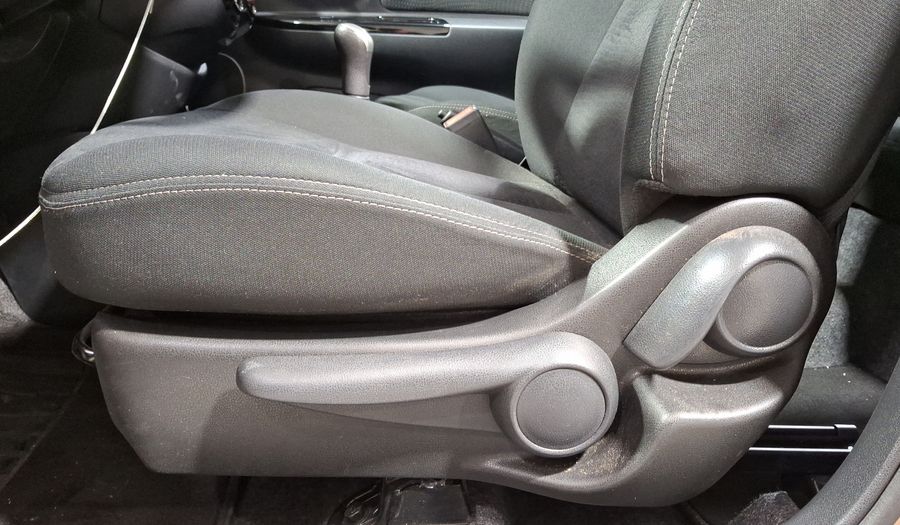 Nissan March 1.6 ADVANCE Hatchback 2021
