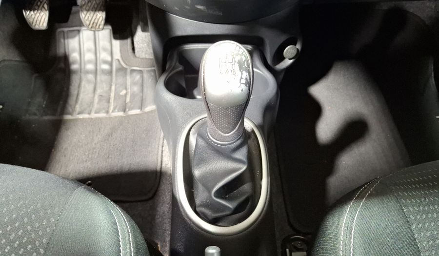 Nissan March 1.6 ADVANCE Hatchback 2021