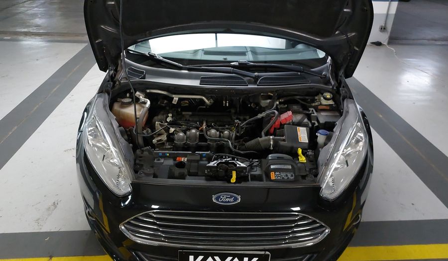 Ford Fiesta 1.6 16V TIVCT TITANIUM Hatchback 2016