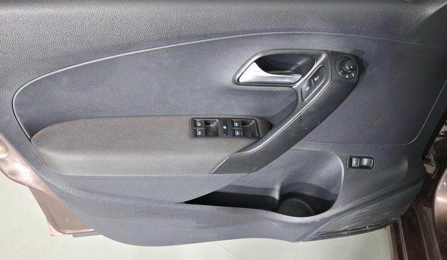 Volkswagen Vento 1.6 HIGHLINE STD. Sedan 2017