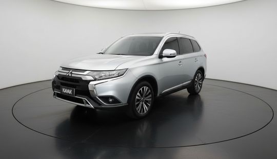 Mitsubishi • Outlander
