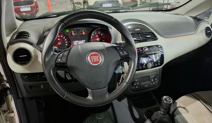 Fiat Punto 1.6 16V ESSENCE 5P Hatchback 2013