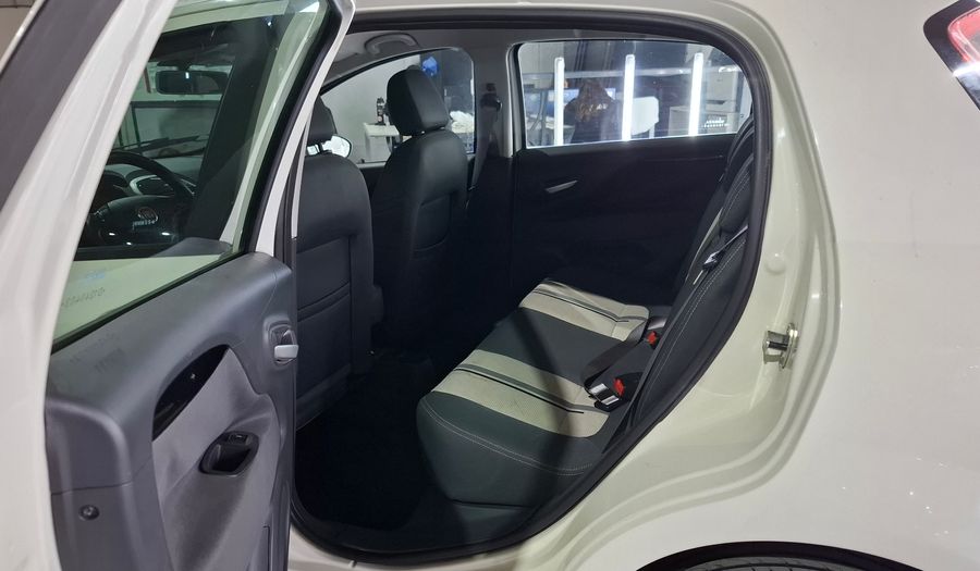 Fiat Punto 1.6 16V ESSENCE 5P Hatchback 2013