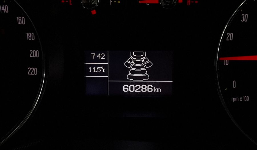 Fiat Punto 1.6 16V ESSENCE 5P Hatchback 2013