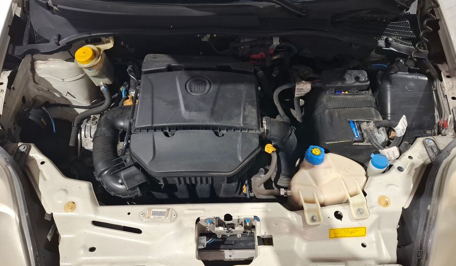 Fiat Punto 1.6 16V ESSENCE 5P Hatchback 2013