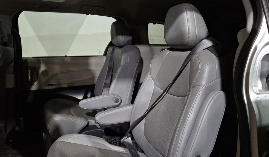 Toyota Sienna 2.5 HEV LIMITED AUTO Minivan 2023
