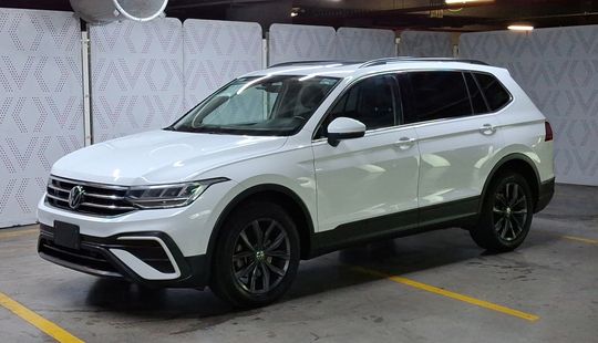 Volkswagen • Tiguan