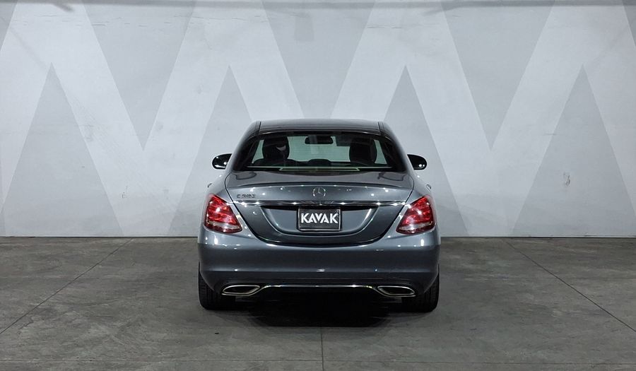 Mercedes Benz Clase C 2.0 200 CGI SPORT AT Sedan 2017