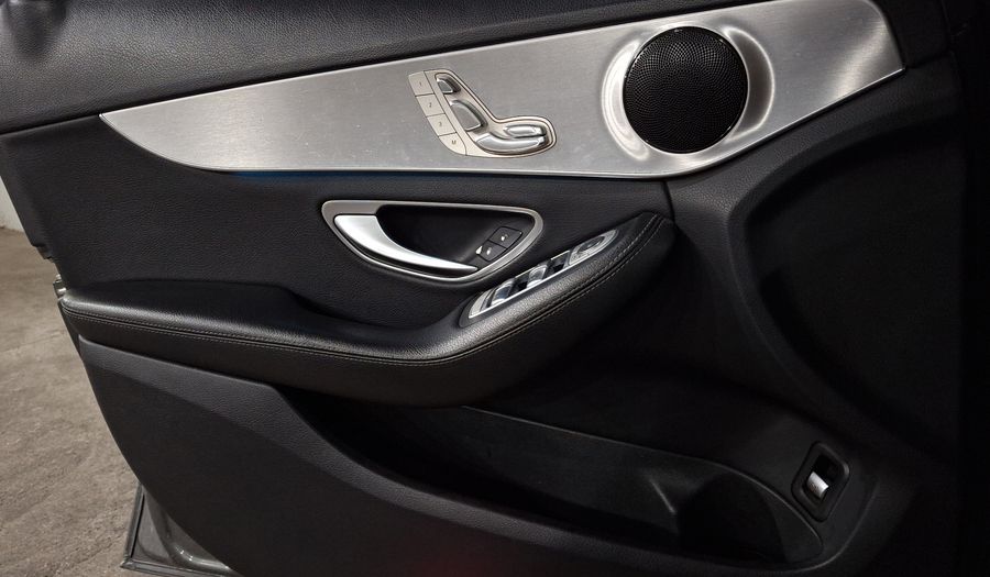 Mercedes Benz Clase C 2.0 200 CGI SPORT AT Sedan 2017