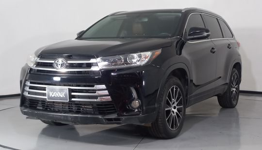 Toyota • Highlander