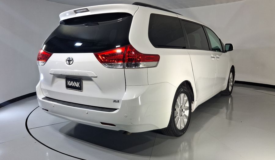 Toyota Sienna 3.5 XLE PIEL AT Minivan 2011