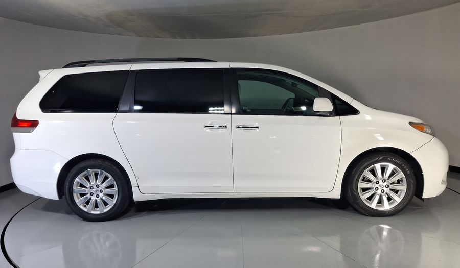 Toyota Sienna 3.5 XLE PIEL AT Minivan 2011