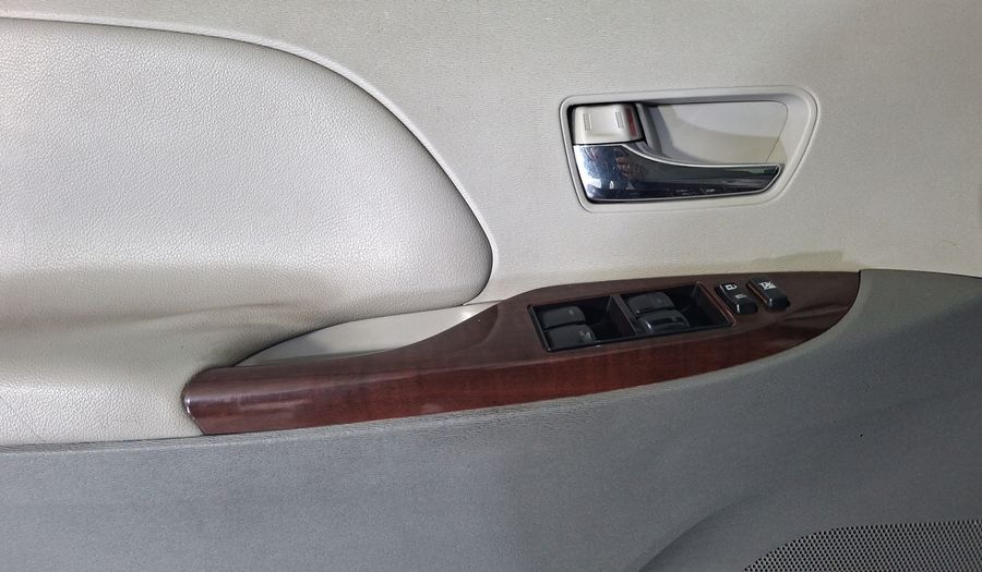 Toyota Sienna 3.5 XLE PIEL AT Minivan 2011