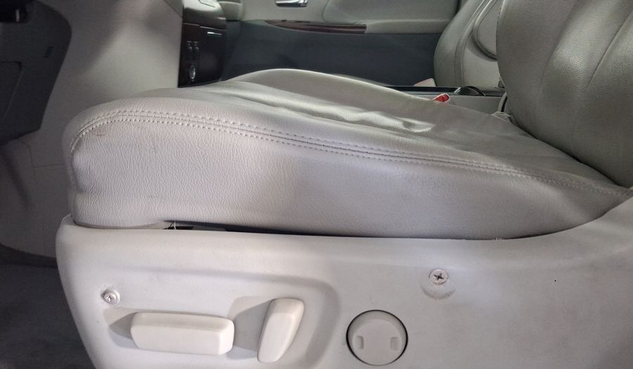 Toyota Sienna 3.5 XLE PIEL AT Minivan 2011