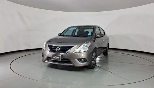 Nissan • Versa