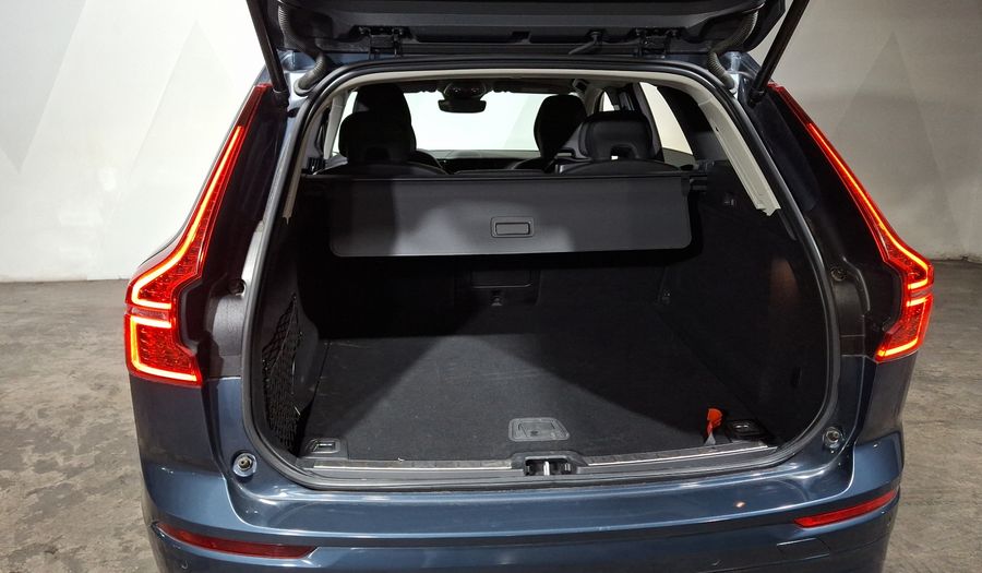 Volvo Xc60 2.0 B5 MHEV PLUS AUTO AWD Suv 2023