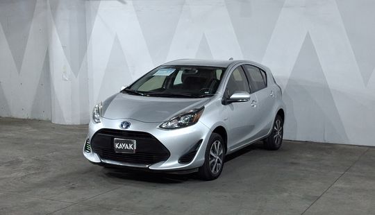 Toyota • Prius C