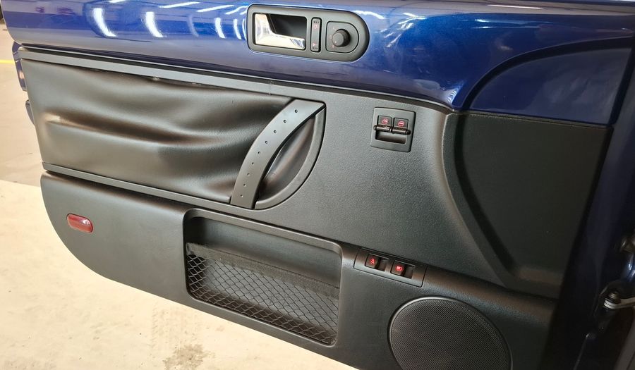 Volkswagen New Beetle 2.0 LUXURY AT Hatchback 2008