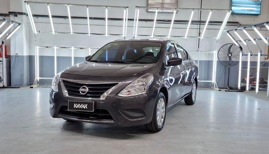 Nissan • Versa