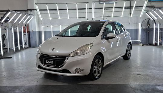 Peugeot • 208
