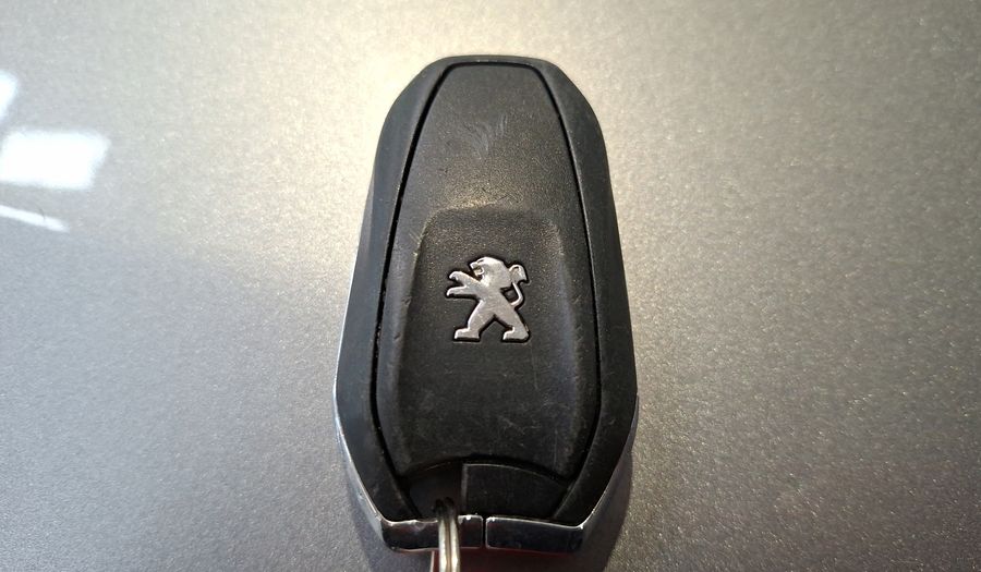 Peugeot 3008 1.6 BLUEHDI 120 AUTO ALLURE Suv 2017