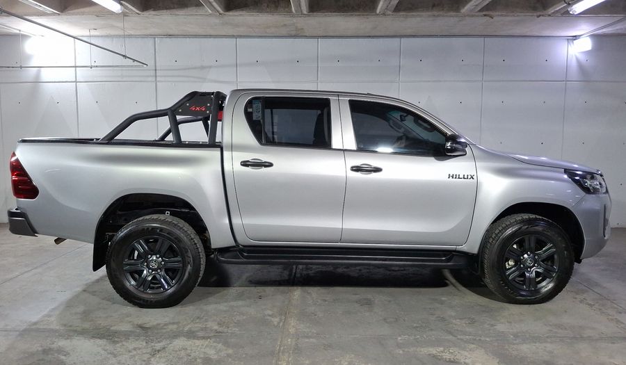 Toyota Hilux 2.7 SR DOBLE CABINA Pickup 2023