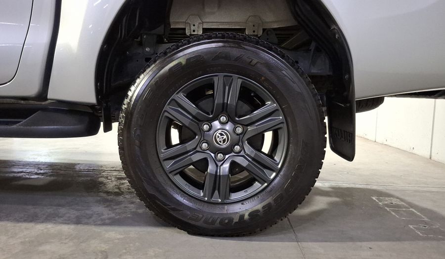 Toyota Hilux 2.7 SR DOBLE CABINA Pickup 2023