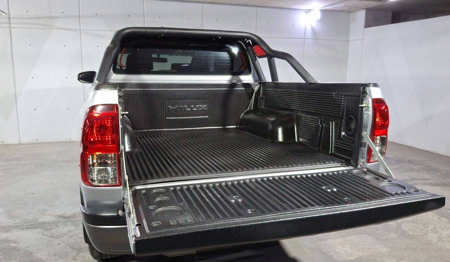 Toyota Hilux 2.7 SR DOBLE CABINA Pickup 2023
