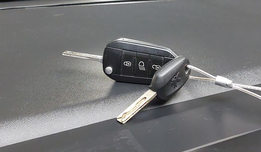 Peugeot 208 1.5 8V FLEX ACTIVE PACK Hatchback 2014
