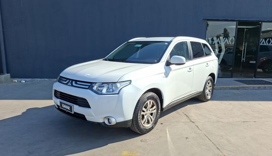 Mitsubishi • Outlander