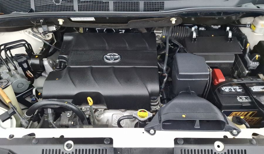 Toyota Sienna 3.5 LE AT Minivan 2013