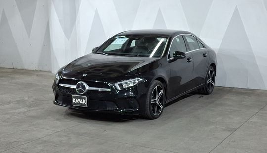 Mercedes Benz • Clase A