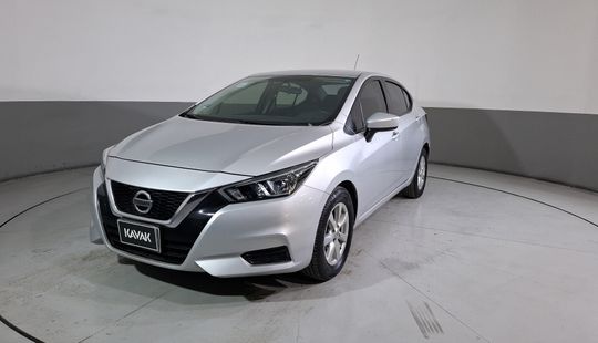 Nissan • Versa