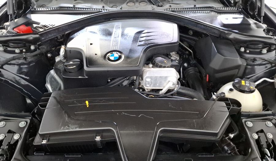 Bmw Serie 3 2.0 328IA LUXURY LINE Sedan 2015