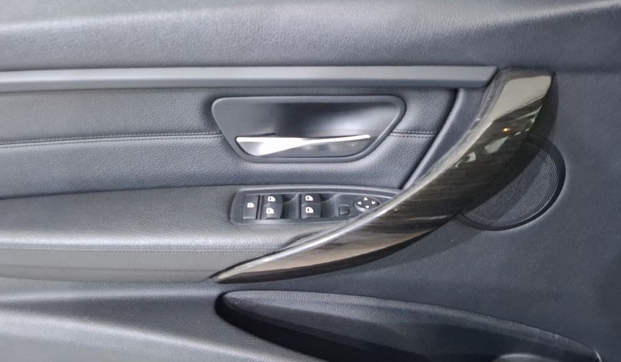 Bmw Serie 3 2.0 328IA LUXURY LINE Sedan 2015