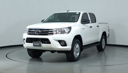 Toyota • Hilux