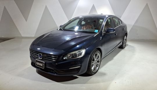 Volvo • S60