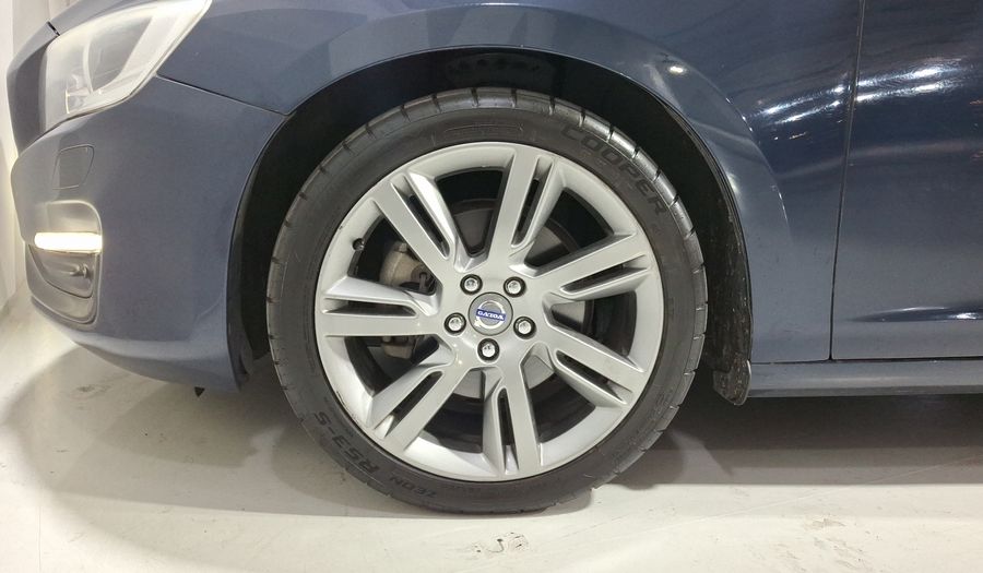 Volvo S60 2.0 T5 MOMENTUM AT Sedan 2014